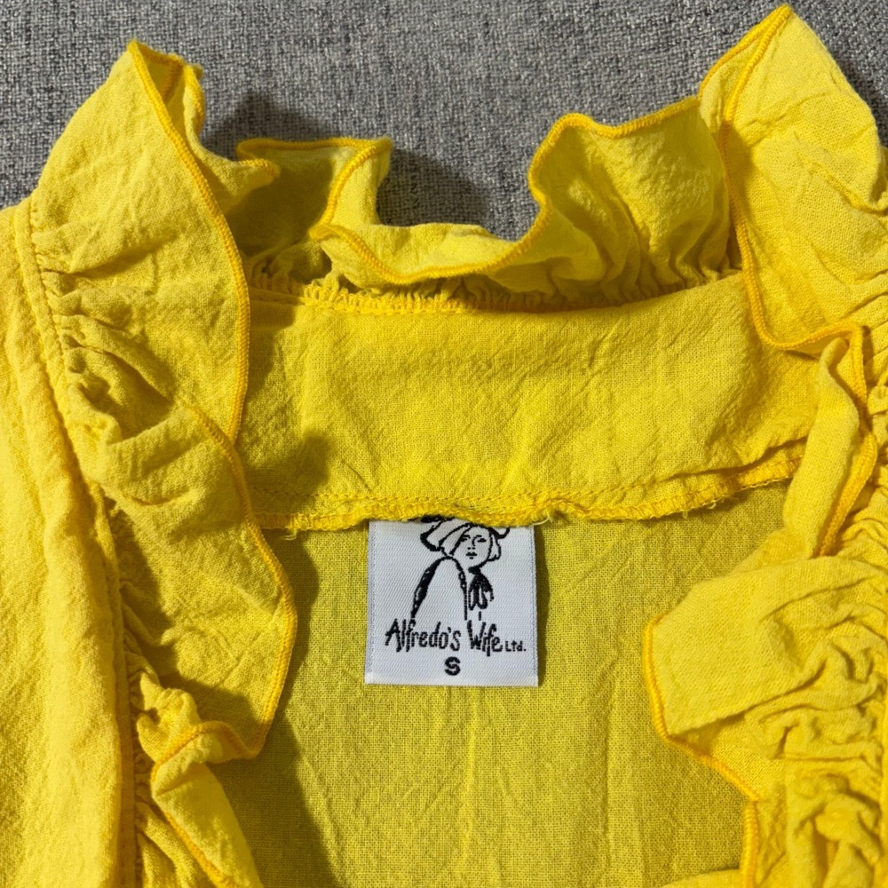 Alfredos Wife Yellow Ruffle Capris Set Women Small Loungewear Summer Beach - Picture 3 of 12